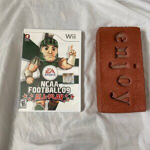 EA Sports NCAA FootBall09 All-Play Nintendo Wii Video Game